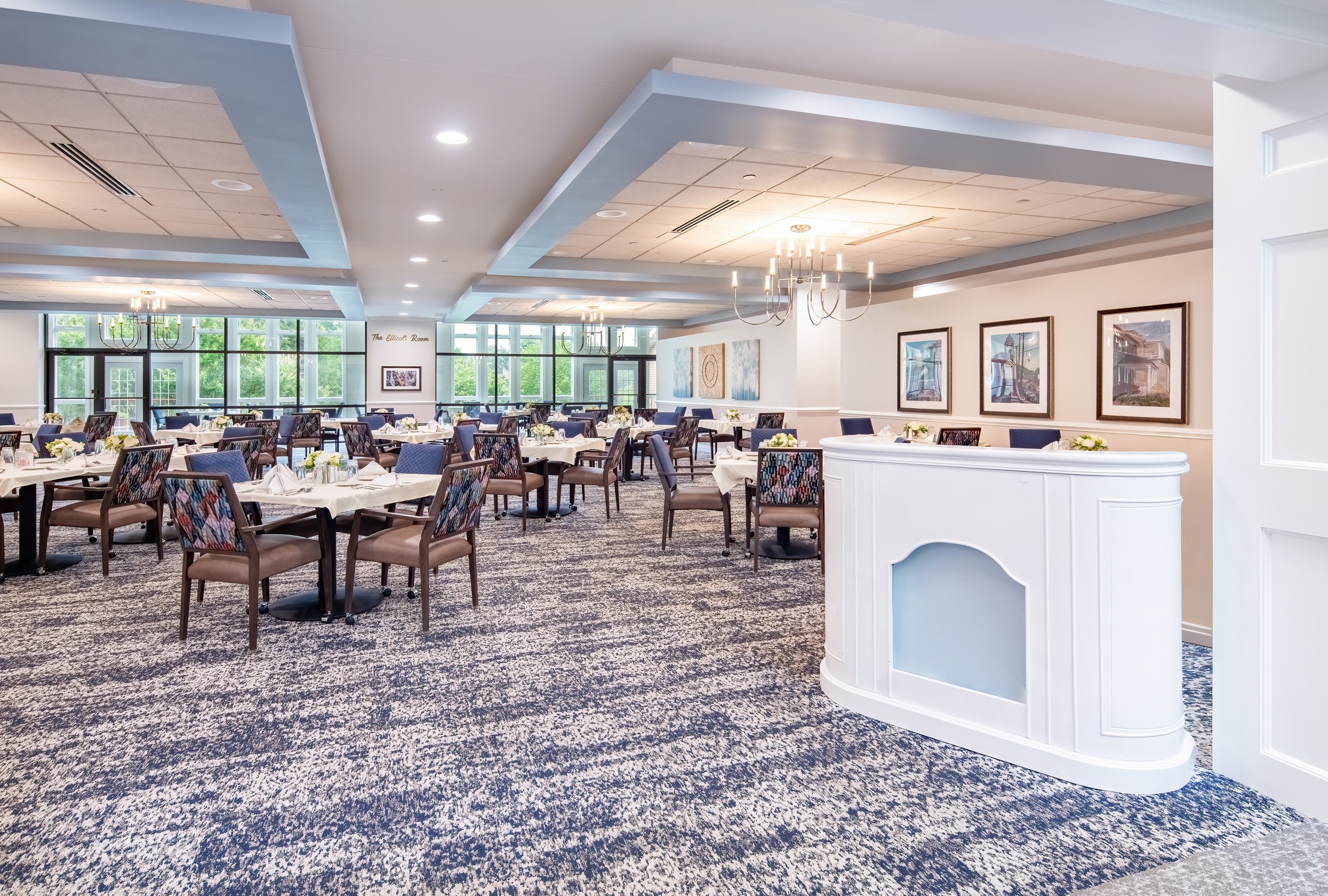 HeartLands Senior Living at Ellicott City dining