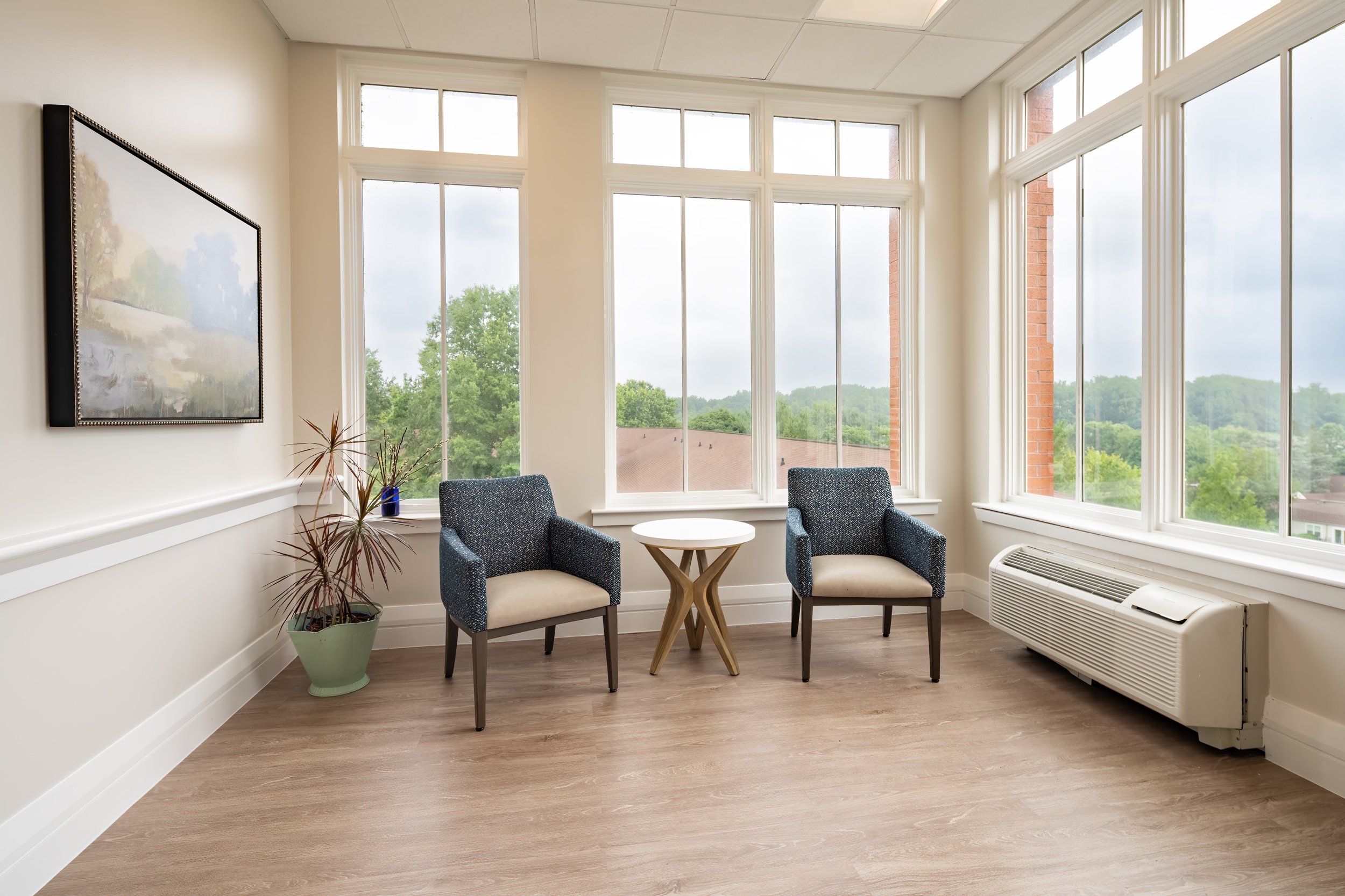 HeartLands Senior Living at Ellicott City Sitting Area