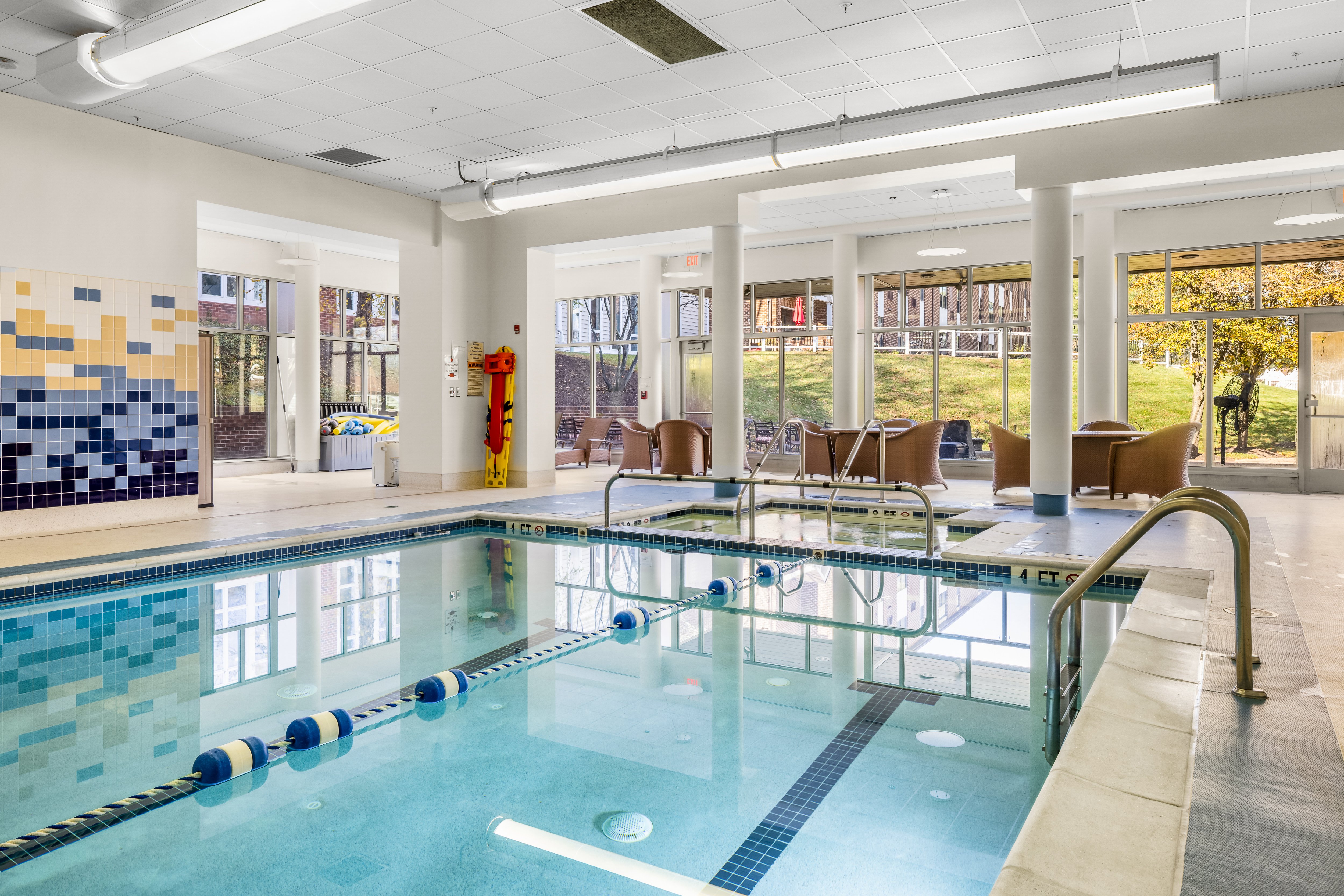 hlec-ellicott-city-018_Pool with View